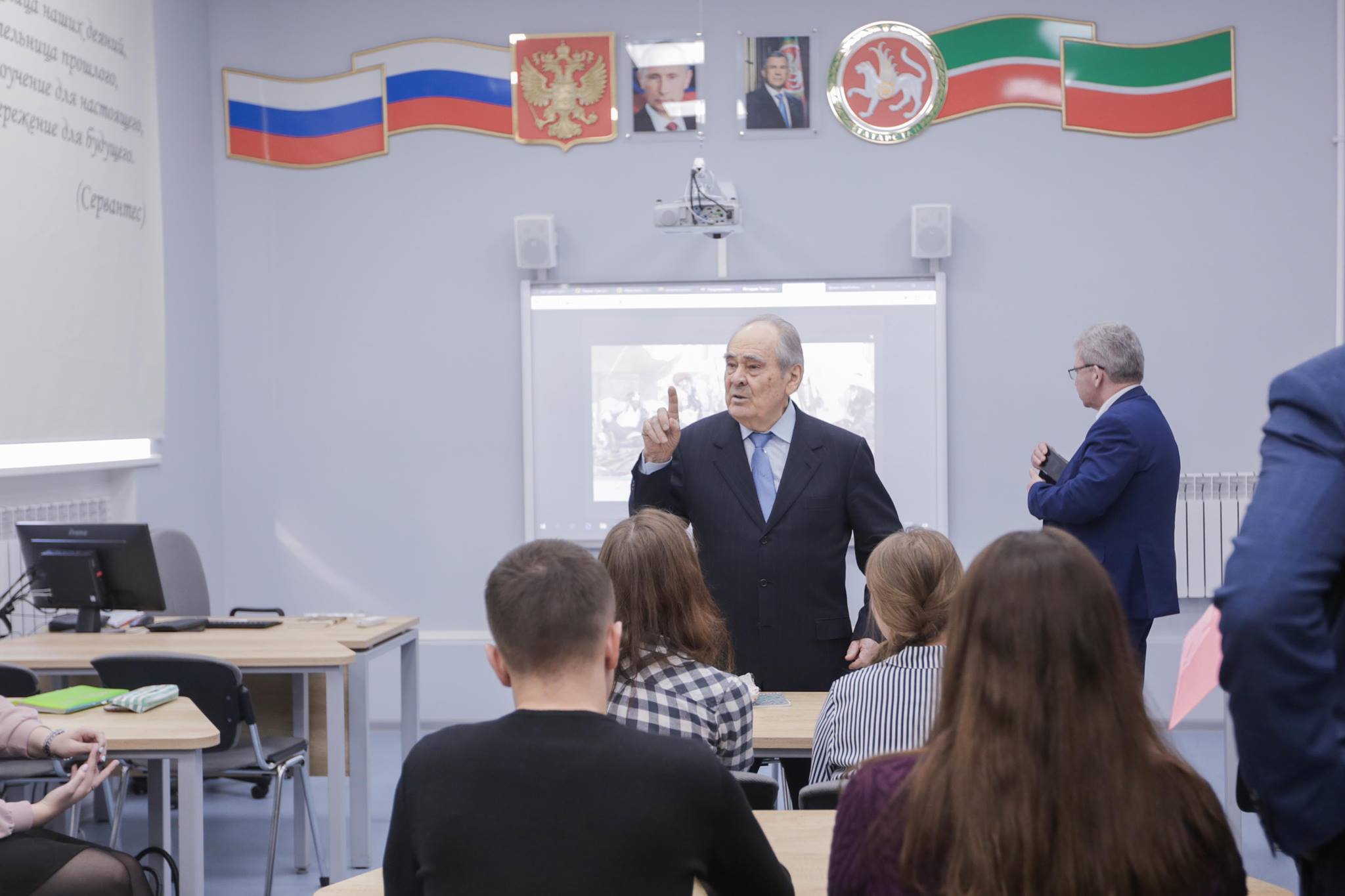 Мінтімєр Шаймієв про перевірки татарської мови в школах: “Прокурори ходили по Конституції”