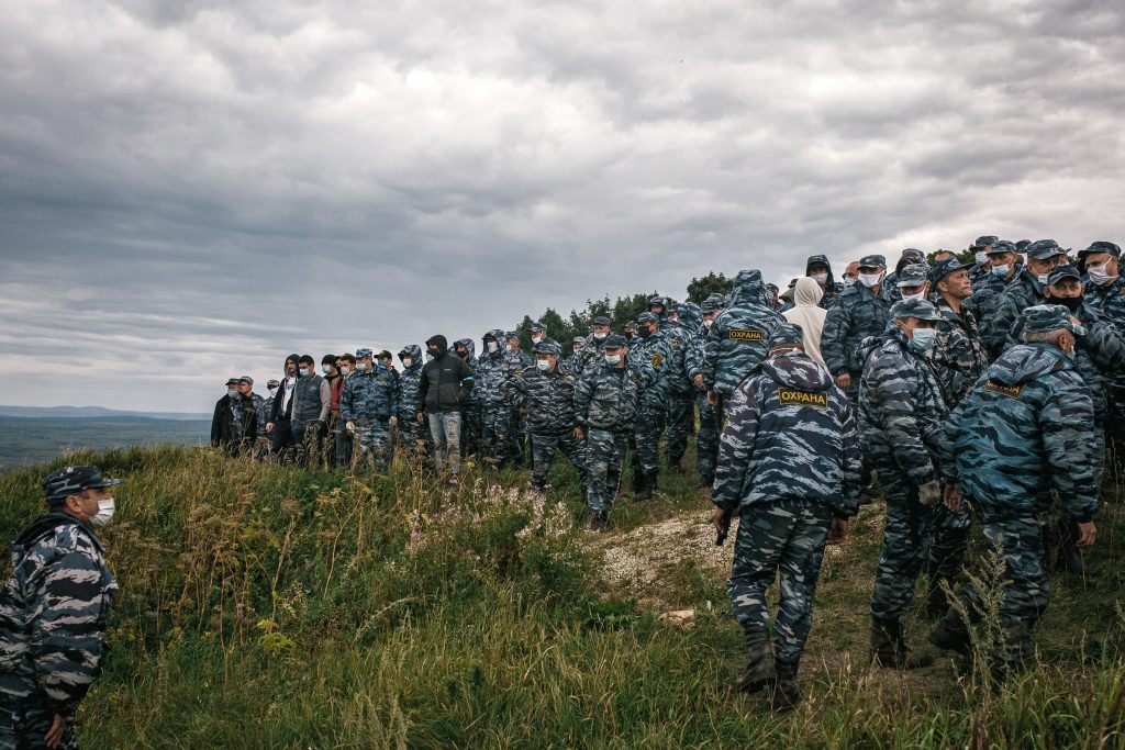 Чоповцы на горе Куштау, 15 августа 2020 года. Фото: Вадим Брайдов / ТАСС