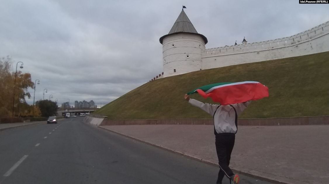 В Казани татарский активист пробежал «Марафон памяти» в честь защитников Казани 1552 года