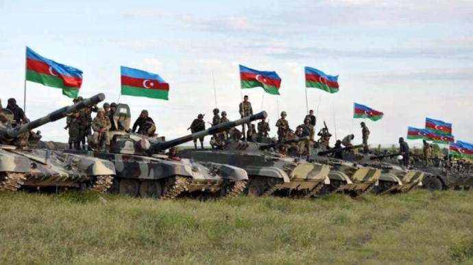 Армения обвинила Азербайджан в наступлении в Карабахе и просит помощи у «миротворцев РФ»