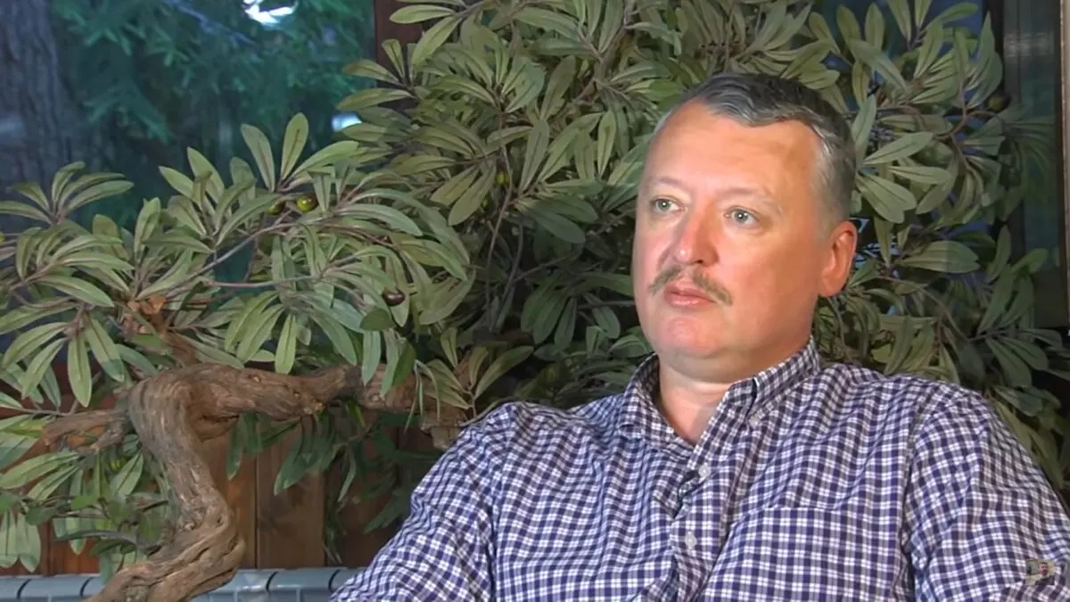 Strelkov acusa a los kadyrovitas de cobardía