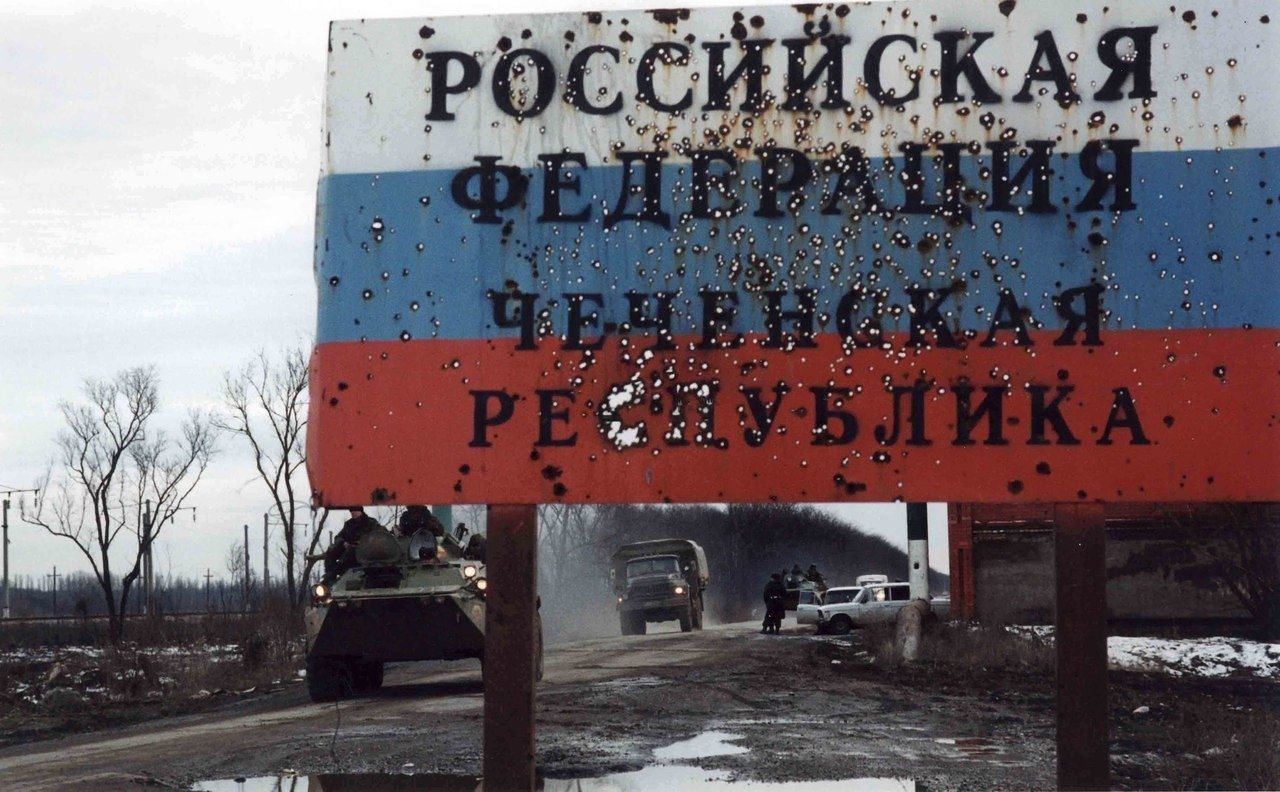 „Gdyby Zachód nałożył podobne sankcje w latach 1999-2000 w odpowiedzi na ludobójstwo w Czeczenii, z pewnością nie doszłoby do inwazji na Gruzję i Ukrainę”.