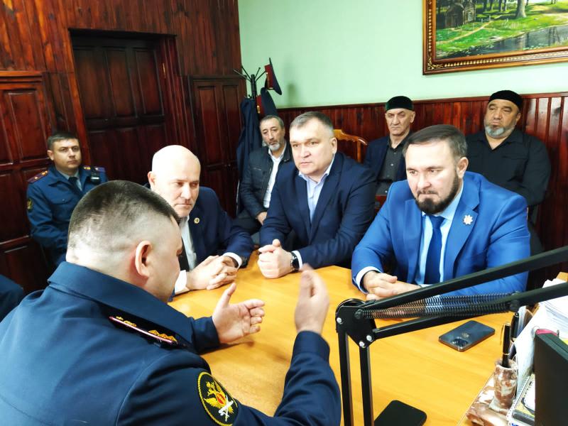 Csecsen bennszülöttek panaszt tettek a “csecsen ombudsmannál” a Dimitrov börtönben uralkodó körülmények miatt, de ő nem látott vallási megkülönböztetést