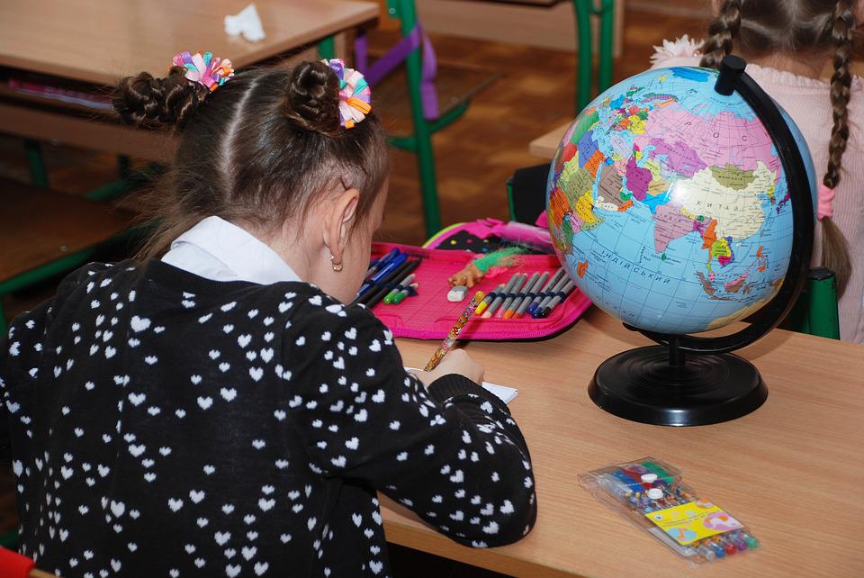 Padrões russos: os alunos da parte ocupada da região de Zaporijjia continuarão a estudar a língua ucraniana, mas será da mesma forma que são estudadas as línguas nas repúblicas nacionais da Federação Russa