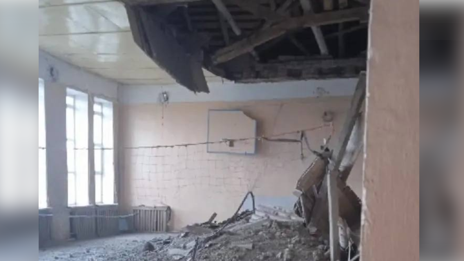Egy akna vagy egy lövedék, amelyet Habir zászlóaljai indítottak az ukrán iskolákban, nem ide repült