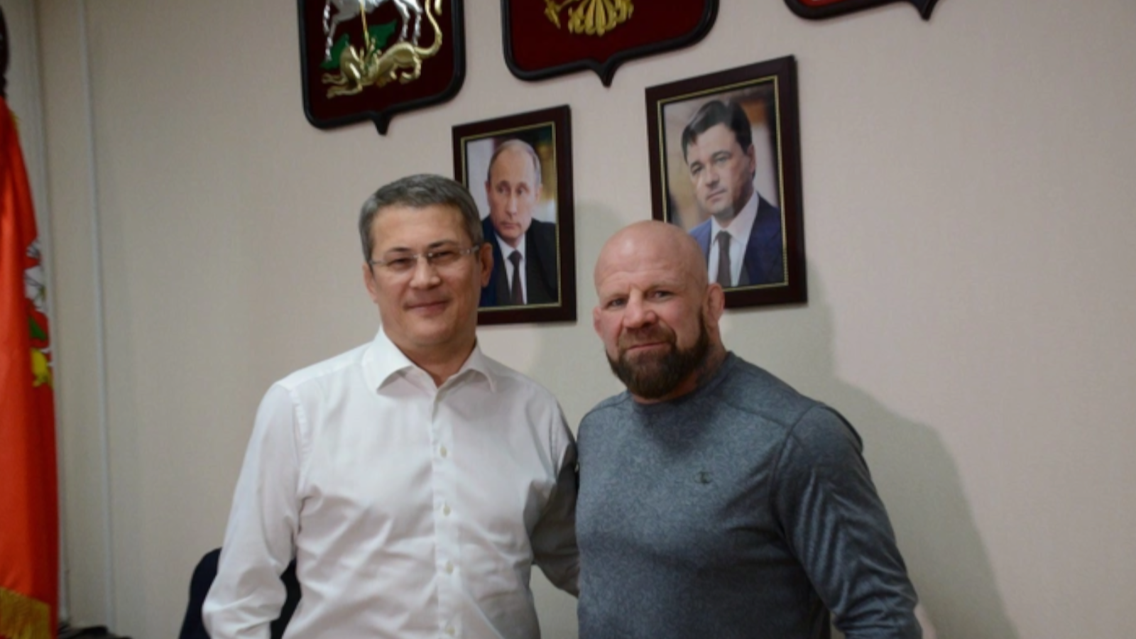 Radyj Пока по всей РФ выслеживают иноагентов, Радий Хабиров вводит их в ...